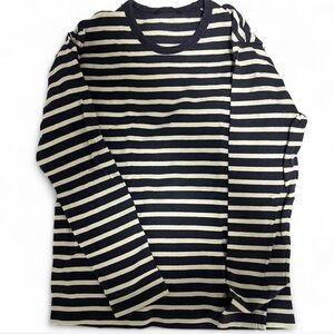 [SOLD] Uniqlo Navy and White Striped Tee